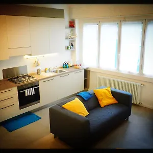 Smile House. Intero Trilocale 15 Min. Dal Centro Appartamento Milano